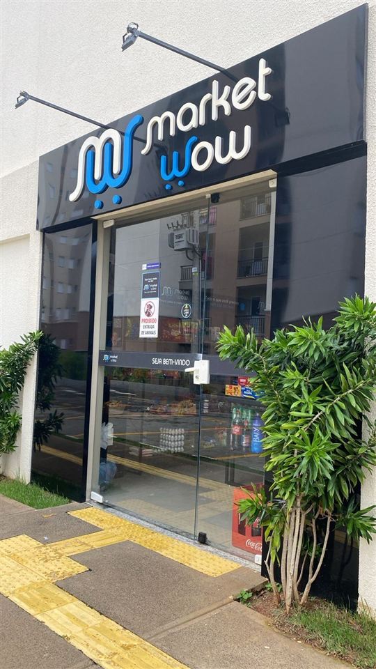 Fachada de unidade vista da rua